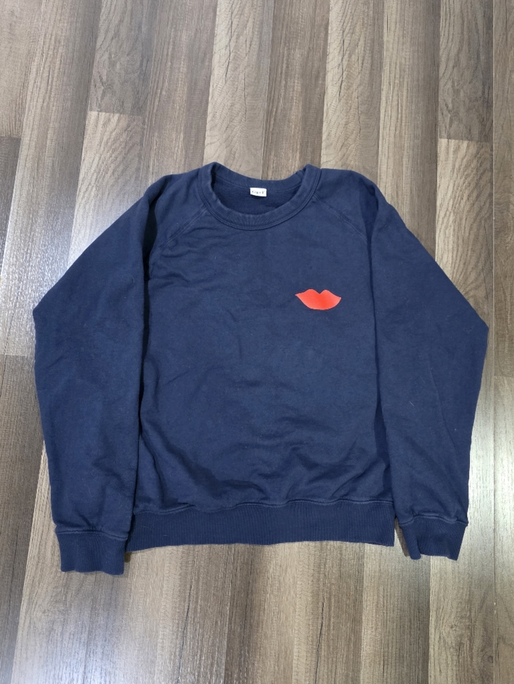 Clare V Bisous Red Lips Graphic Cozy Crew Neck Sweatshirt Minimalist Casual. S
